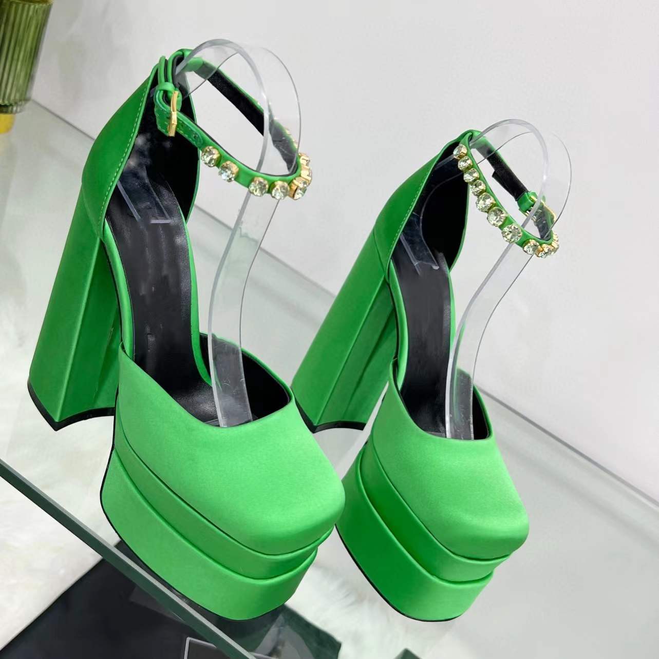 2022Sandals Designer womens shoes Heels women sandal Thick with red bottom Lady Slipper summer footwear sexy fashion 13cm heel b