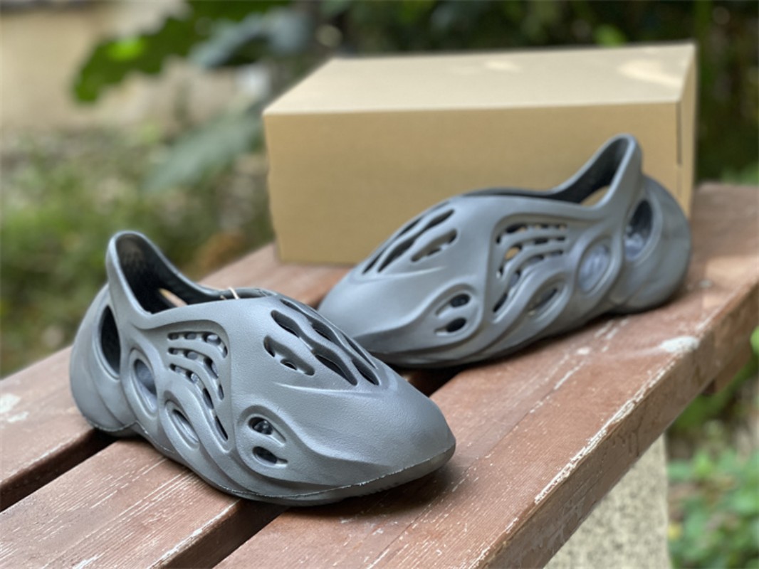 Pantoufles Sandales Ajoute une palette de couleurs de cendres de carbone Chaussures de créateurs Chaussures de plein air avec boîte d'origine