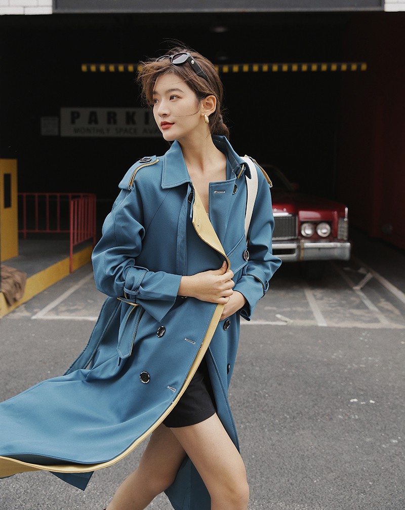 2021 Neuf Trench bleu à double boutonnage Femme hiver manteaux longs et vestes coupe-vent Batte-teinte de trenchcoat Vêtements d'extérieur 7TKP