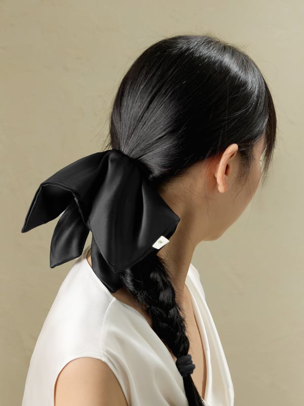 LILYSILK Seiden Haarband Quadratisch Schwarz | 100% Seide | Elegantes & Vielseitiges Accessoire | Einheitsgröße