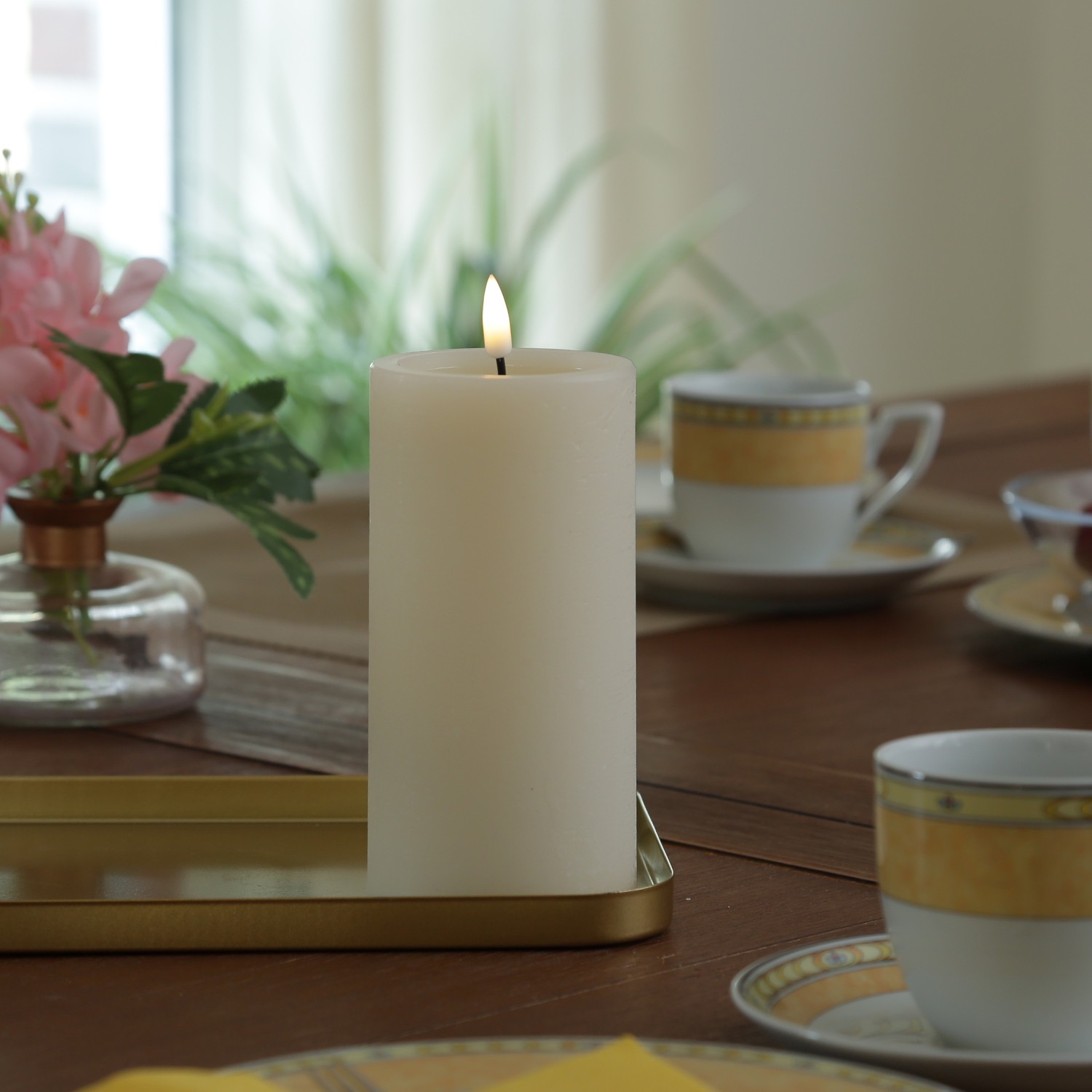 LED Kerze UNIQUE - Rustik-Optik - Echtwachs - H: 15cm - D: 7,5cm - bis zu 1500 Std. - creme