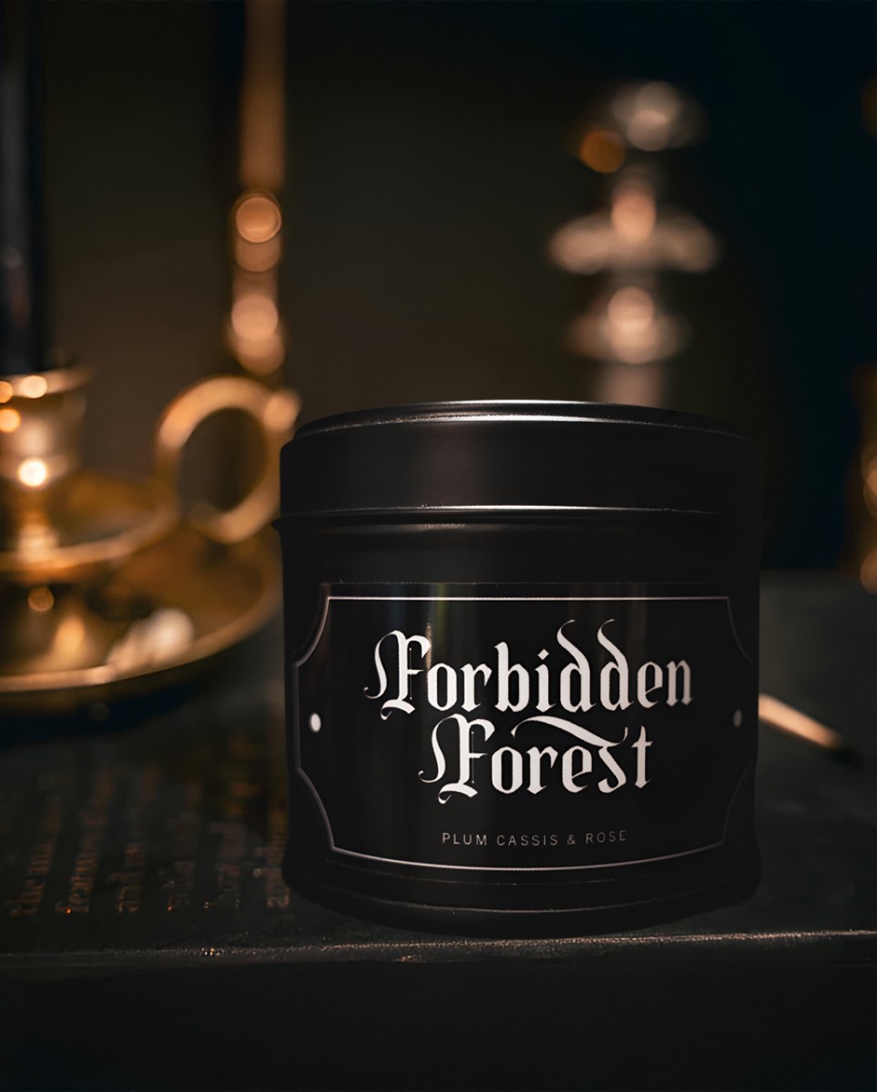 Forbidden Forest Gothic Duftkerze in schwarzer Metalldose