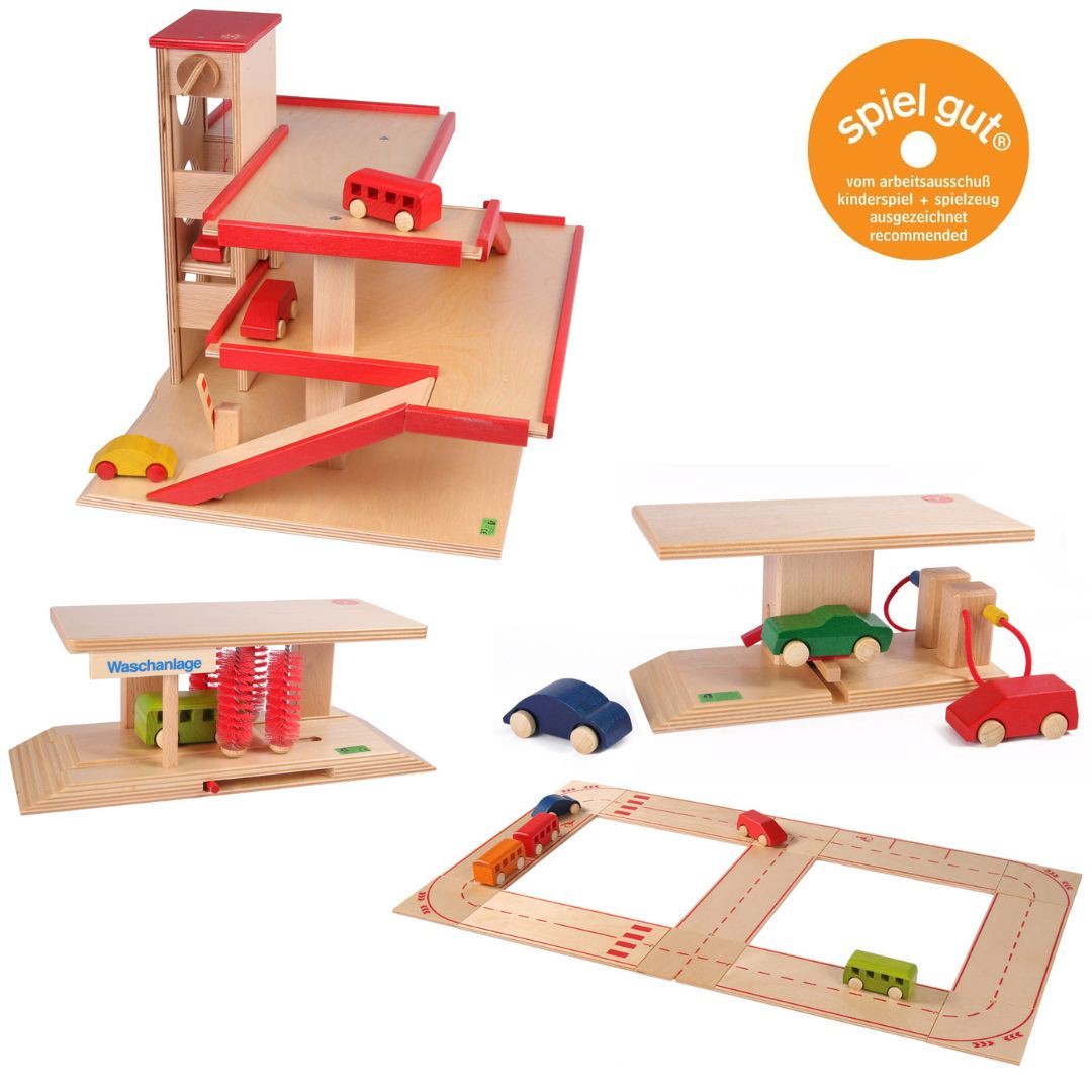 Set Parkhaus, Fahrzeuge, Straßenelemente Beck Holzspielzeug.