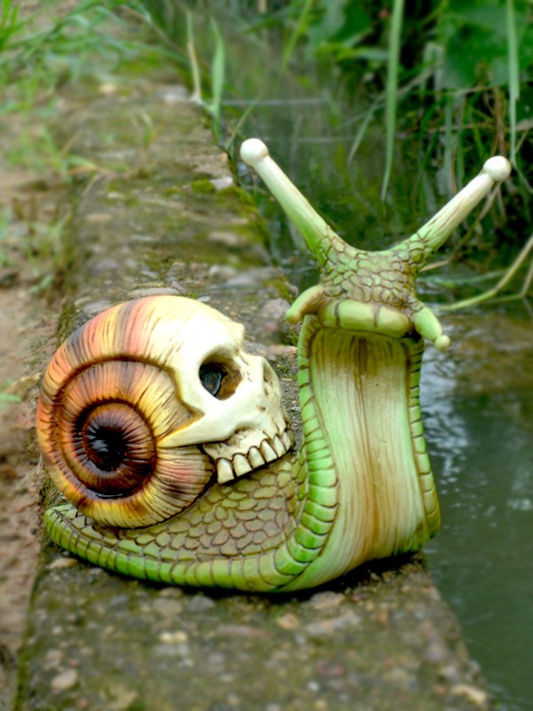 Halloween Dekoration Gothic Schnecke Schädel Skulptur Knochen Kunst Harz Statue