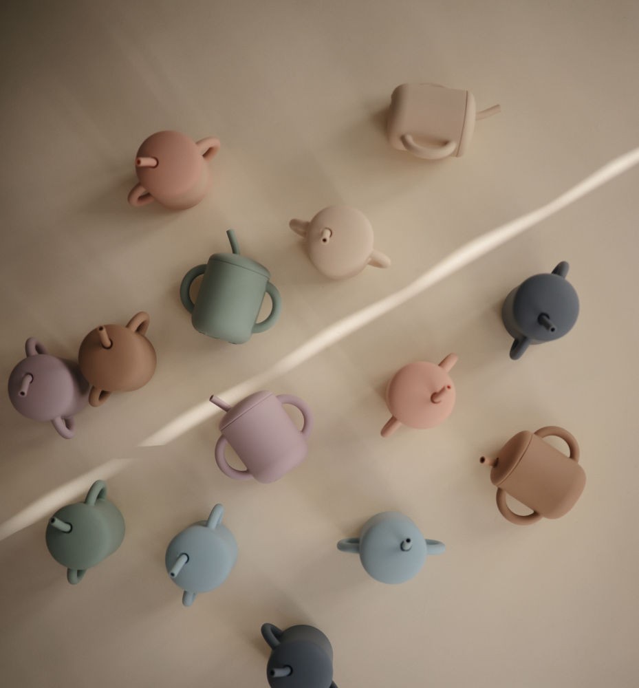 Mushie Silikonbecher mit Trinkhalm Tradewinds