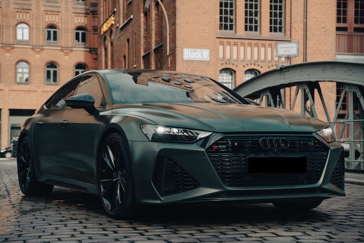 Gutschein Audi RS7 Miete - 1 Wochenende , Deluxe-Gutscheinbox mit Modellauto
