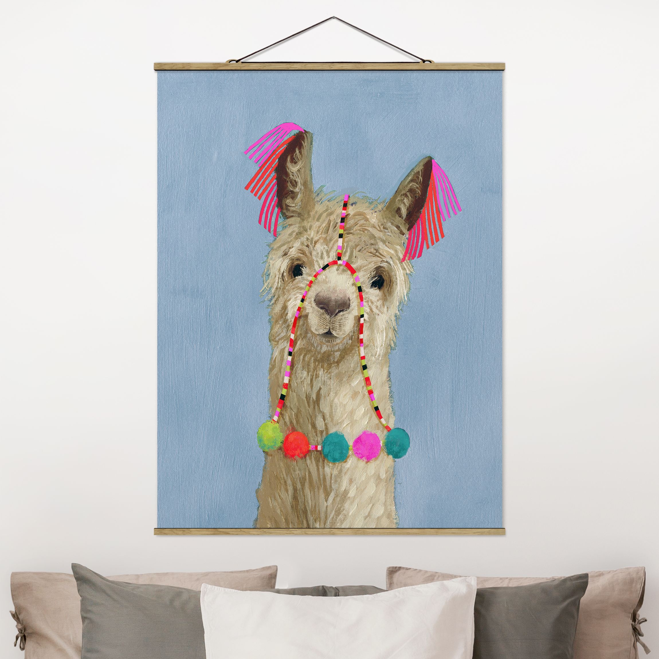 Stoffbild mit Posterleisten Lama mit Schmuck IV