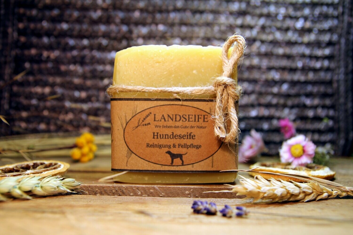 Bio Hundeseife 3in1 - Reinigung - Fellpflege - Gegen Parasiten | ohne Duft | handgefertigte Naturseife, vegan, ohne Palmöl | Landseife