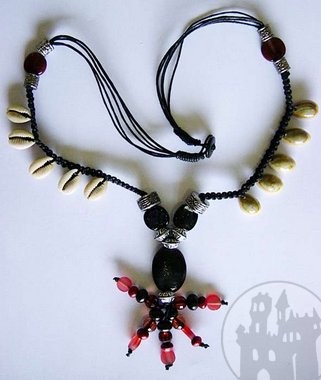 Halskette Voodoo mit Kaurimuscheln