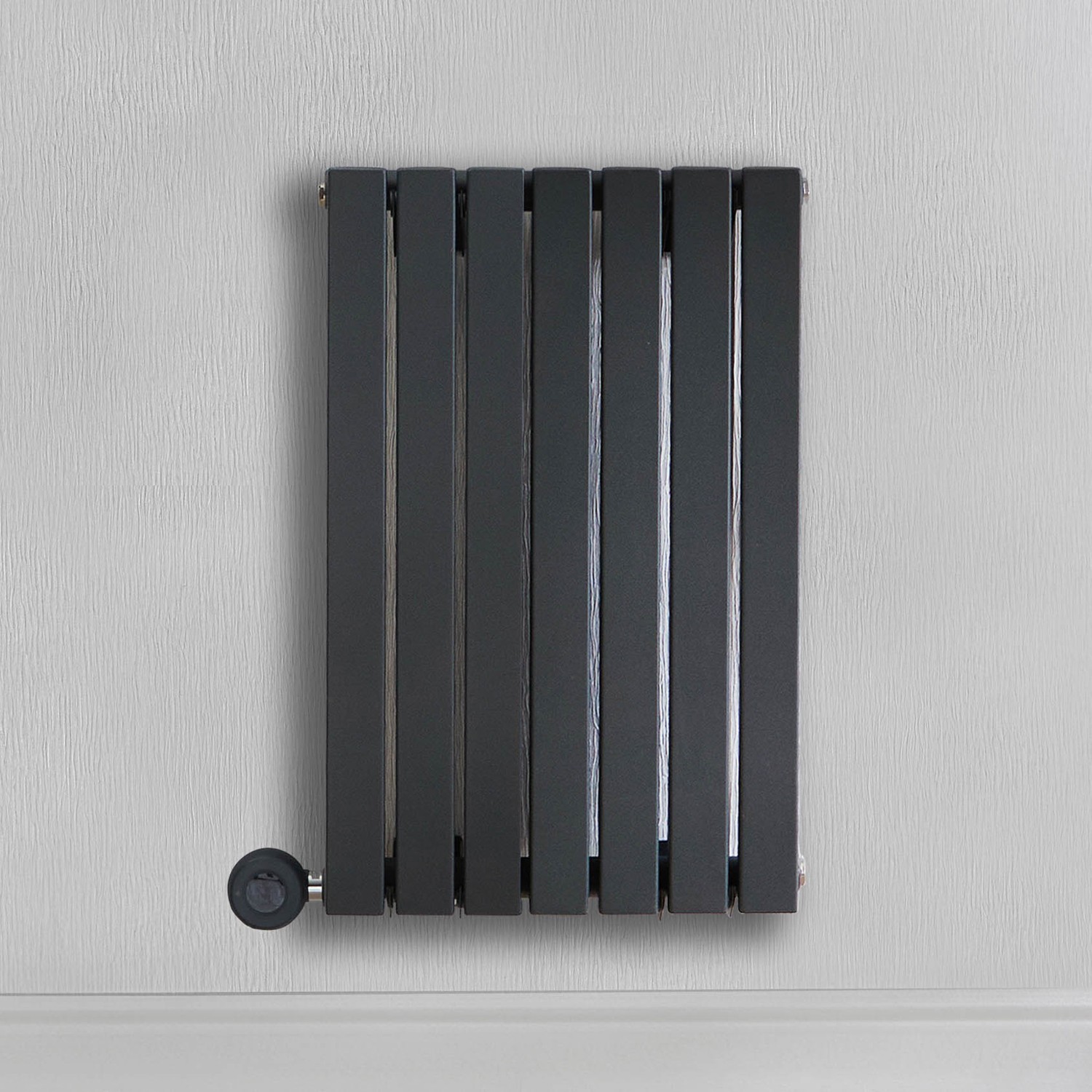 Radiateur design électrique horizontal – Anthracite – 63,5 x 100 cm – Avec thermostat intelligent – Câblé – Sloane – ECOSO x Hudson Reed