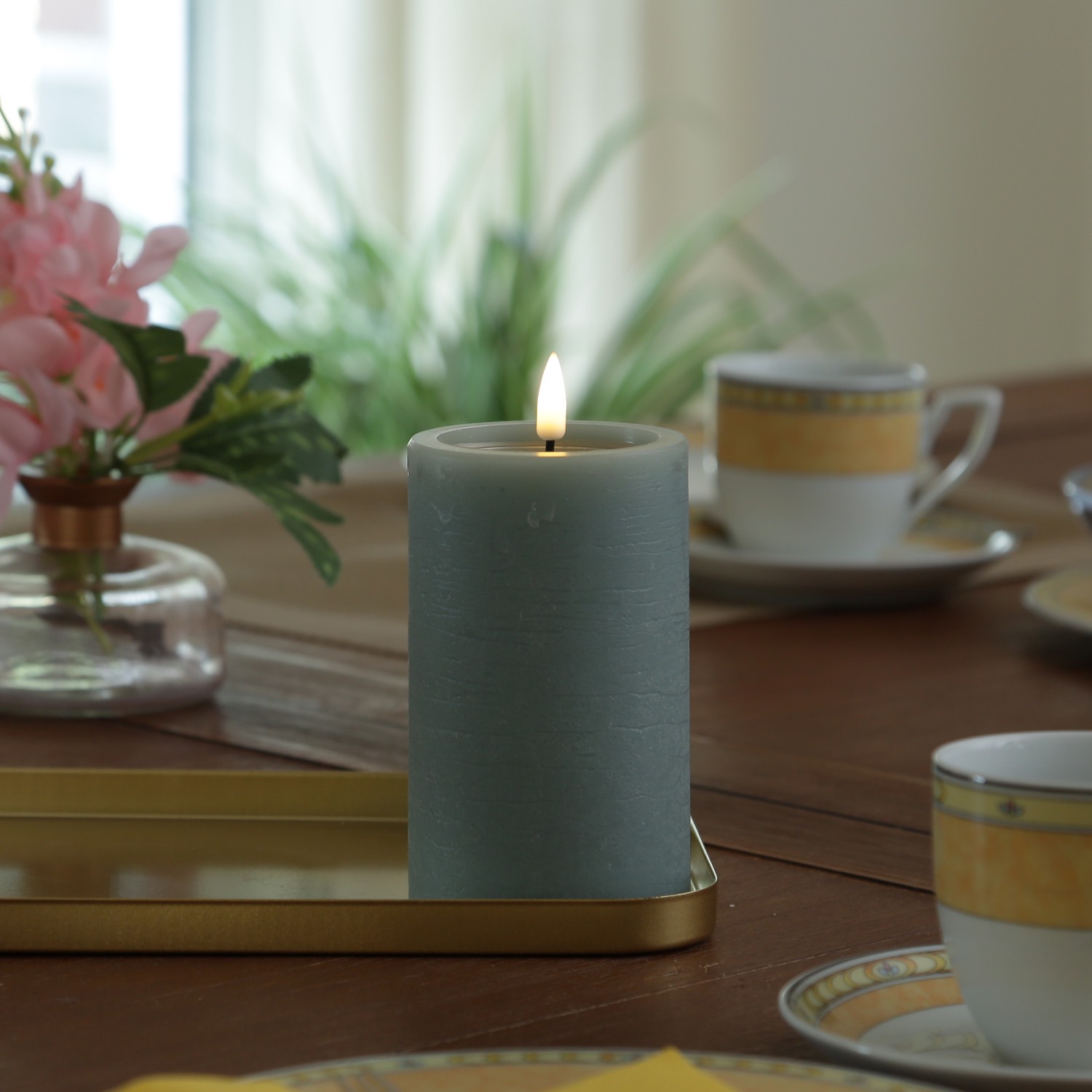 LED Kerze UNIQUE - Rustik-Optik - Echtwachs - H: 12,5cm - D: 7,5cm - bis zu 1500 Std. - salbeigrün