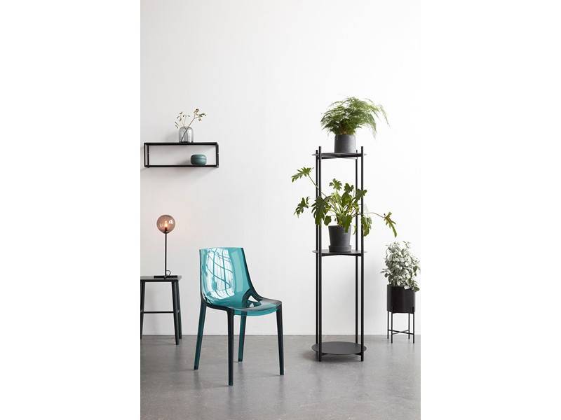 Hubsch Pflanzengestell aus schwarzem Metall