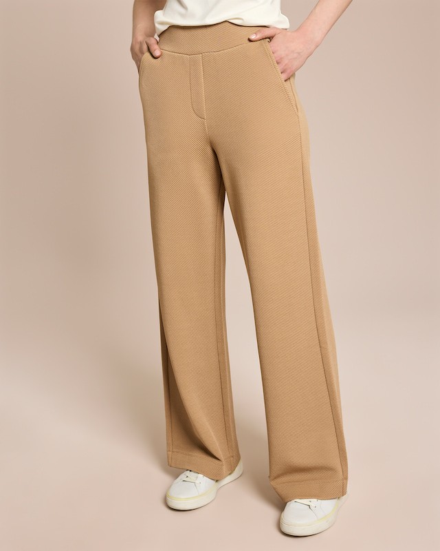 Marlenehose aus Strukturstoff