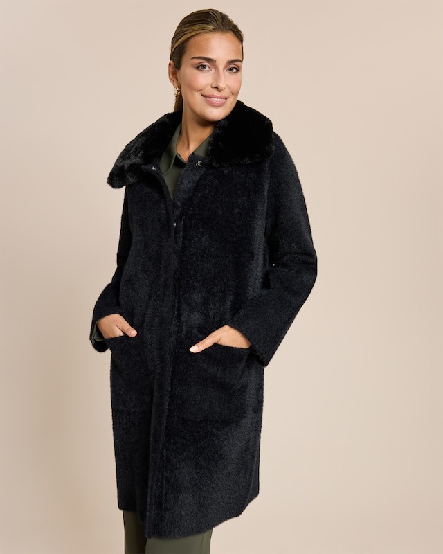 Strickmantel mit abnehmbarem Kragen