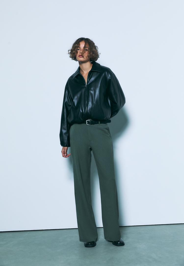 Stradivarius Fließende, Gerade Stoffhose Mit Gürtel 44