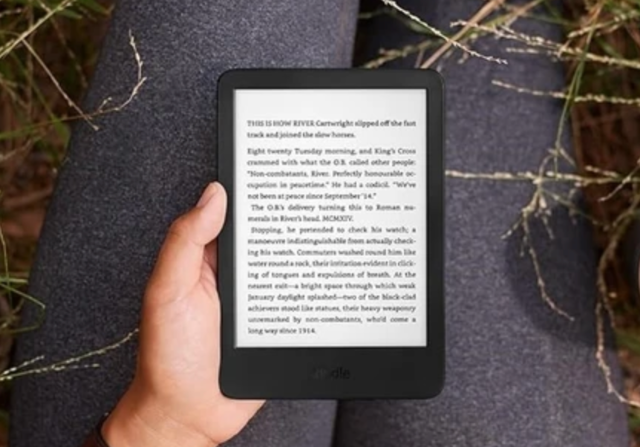Amazon Kindle (16GB) 2024 – Black No Ads E-Reader