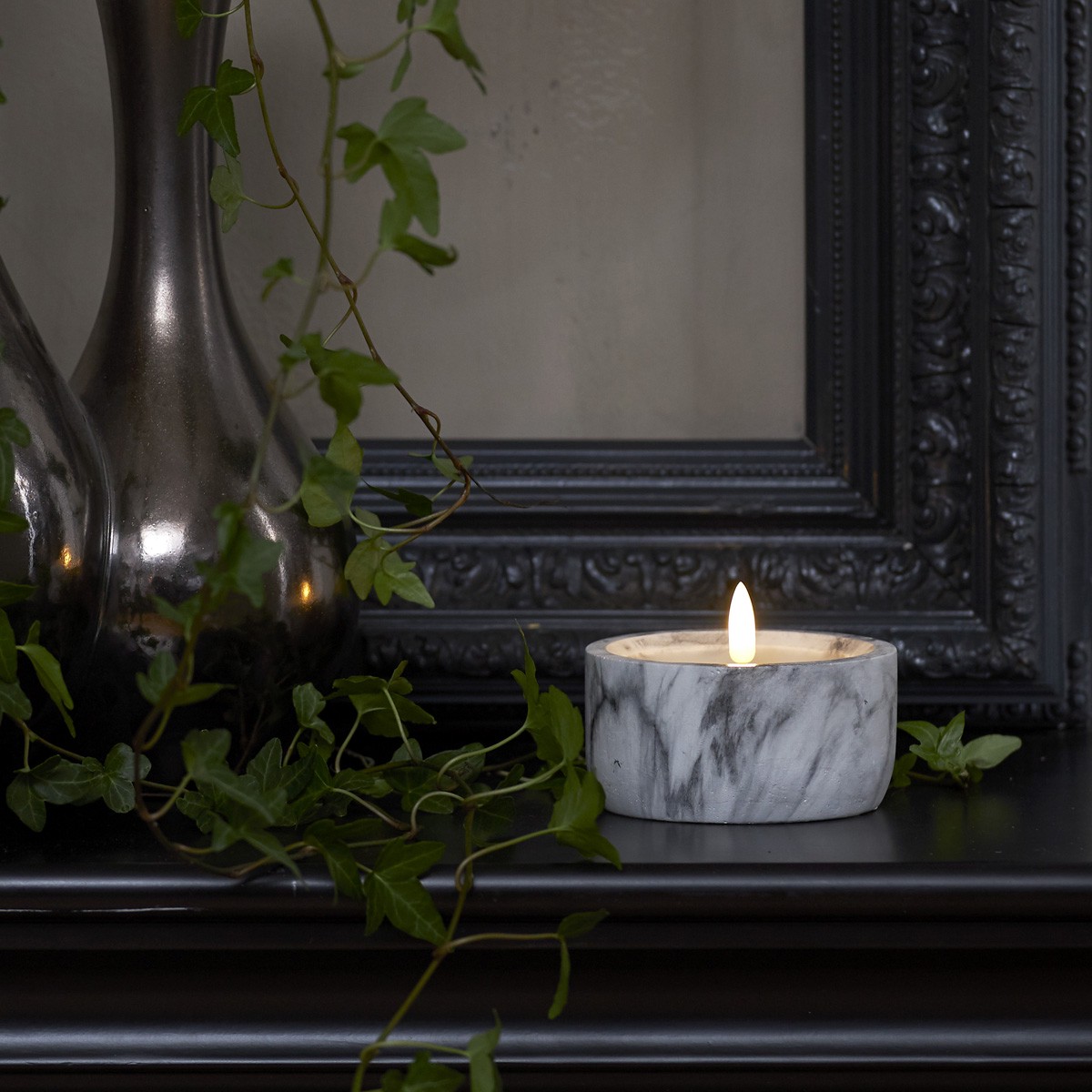 LED XXL Teelicht FLAMME - Marmoroptik - Zement/Wachs - natürliche  Flamme - Timer - H: 7,5cm D:10cm