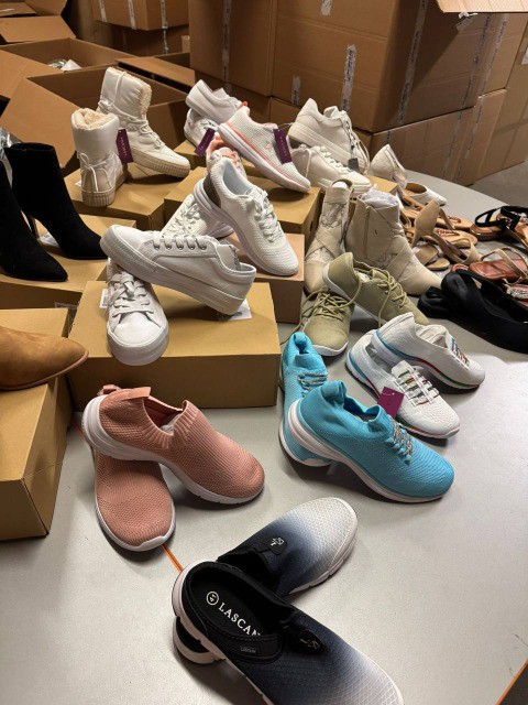 Ab 7,50 € pro Paar – 854 Damenschuhe auf Lager, Sneaker & Übergangsschuhe, EU-Marken, versandbereit, mit Fotos & Packingliste