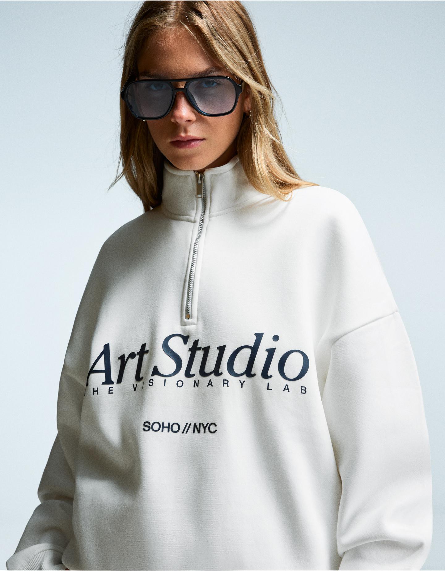 Bershka Sweatshirt Mit Reißverschlusskragen Und Print Damen Xs Weiss