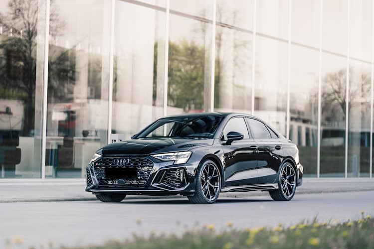 Gutschein Audi RS3 Miete - 1 Woche , Deluxe-Gutscheinbox mit Modellauto